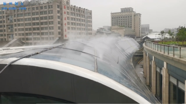 湖滨银泰玻璃屋顶喷雾降温视频案例