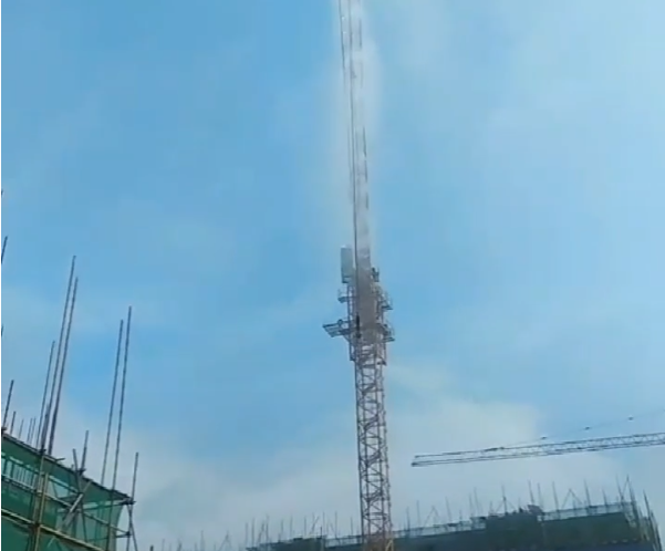 塔吊喷雾降尘视频案例